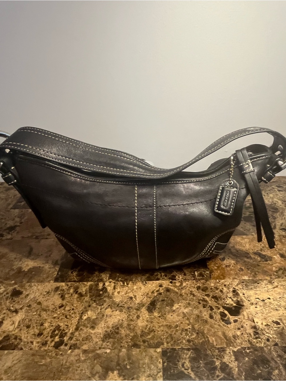 Coach black leather hobo bag G05s-8a01